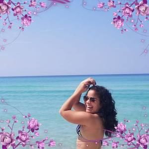 Meet your Posher, Carine